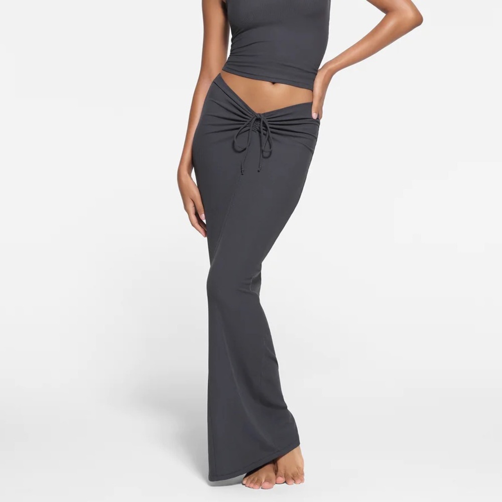 NEW - Skims soft lounge ruched long skirt